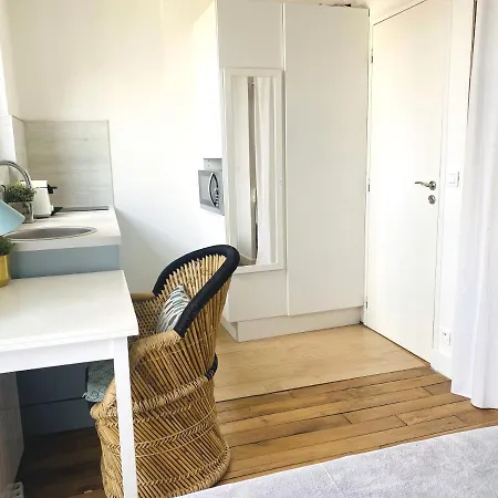 Architect Near Montmartre アパート *