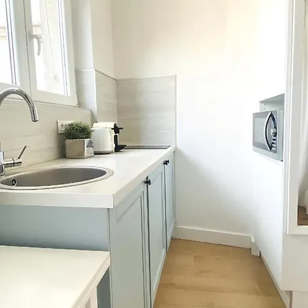 Architect Near Montmartre パリ