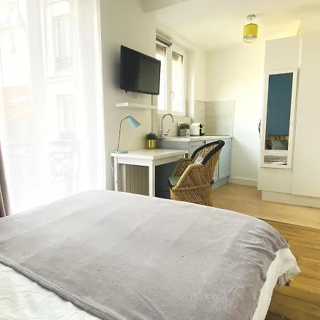 Apartment Architect Near Montmartre *